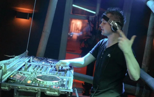 DJ Confidence