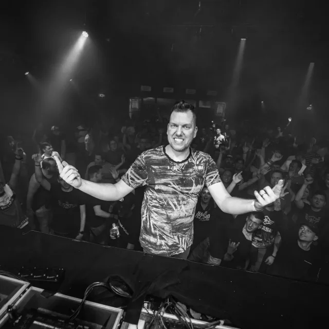 Artwork: DJ Thera - Dj Thera Mix for Red Line, Club Radio One (ITA)