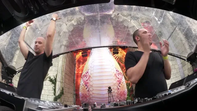 Artwork: Wildstylez & Noisecontrollers @ Tomorrowland Q-Dance Stage