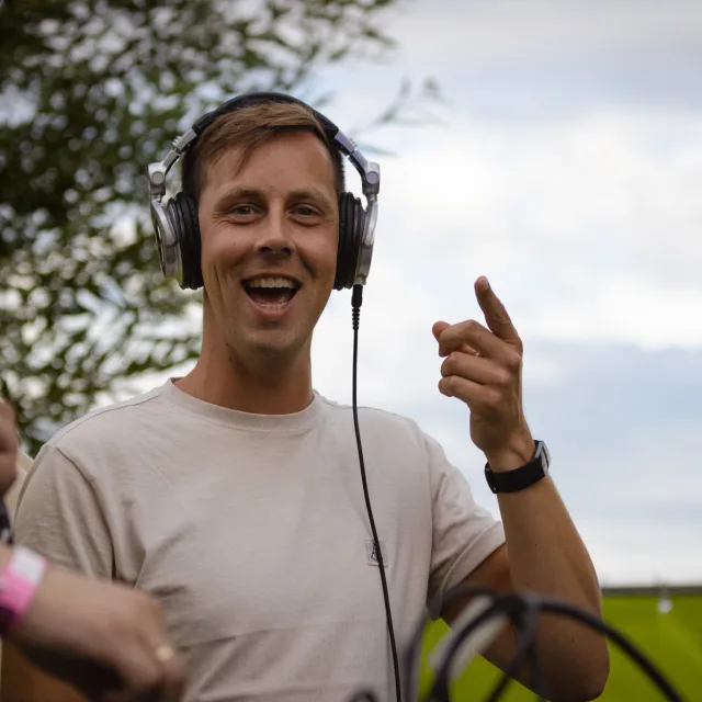 Artwork: Roman Anthony - Een ode aan het festivalseizoen #11