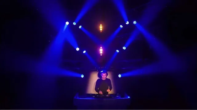 Artwork: Videoset - Embraise