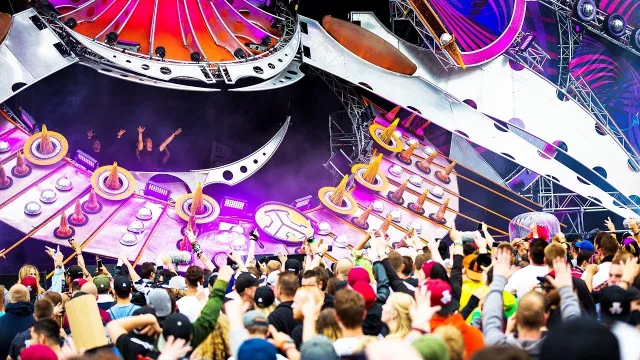 Artwork: D-Block & S-te-Fan @ Defqon.1 2017 UV