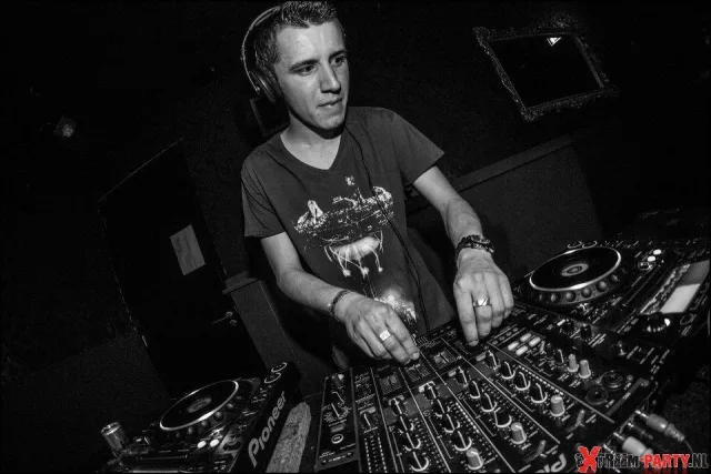 Artwork: System-X - TOXIC SICKNESS RADIO | EXCLUSIVE HARDCORE GUEST MIX