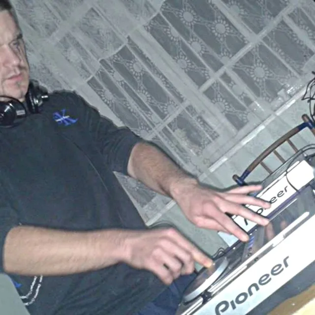 Artwork: The Mechanic - Hard Trance Revolution 2.