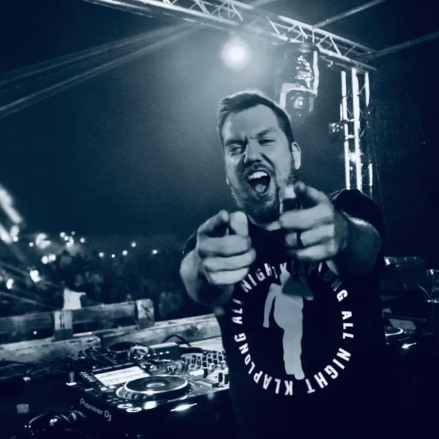 Artwork: DJ Thera @ Hardclassics 19 Sept 2020, Zak Uelsen