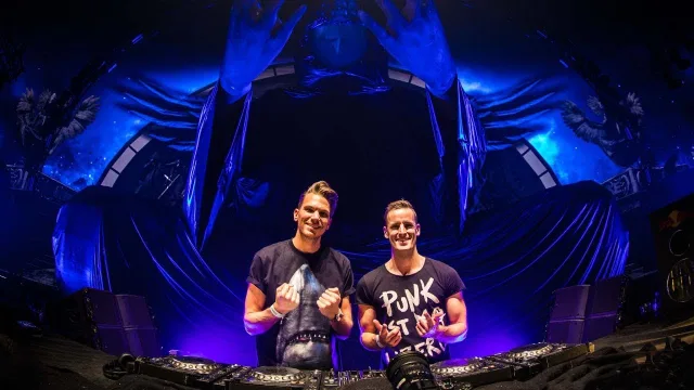 Artwork: D-Block & S-te-Fan @ Reverze 2018
