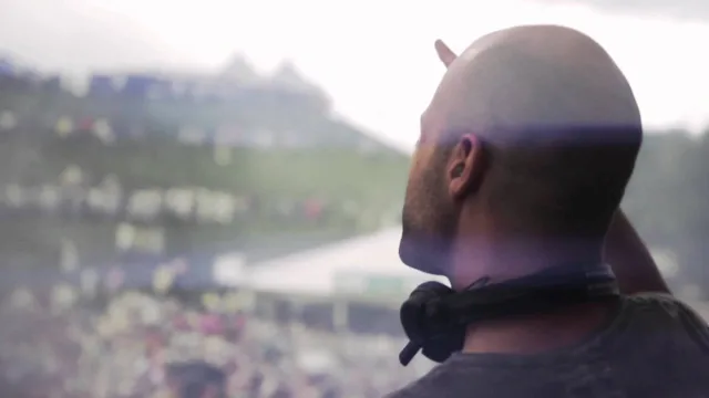 Cover: Ran-D - Living For The Moment (2011 Remix)