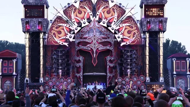 Cover: Noisecontrollers & Bass Modulators - Solar