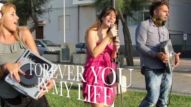 Cover: Daniele Mondello & Express Viviana - Love Is Around to Me