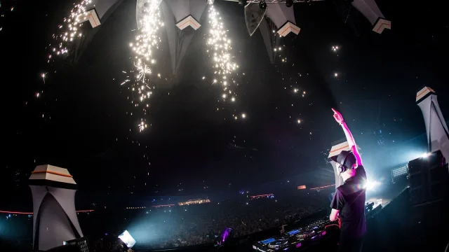 Cover: B-Front & Phuture Noize - The Paradox (Qlimax Edit)