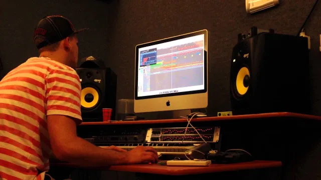 Cover: The BeatKrusher - Going with the flow