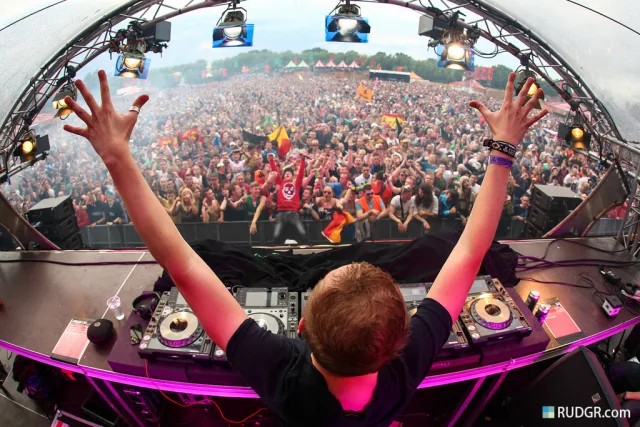 Cover: Coone - T.B.A.